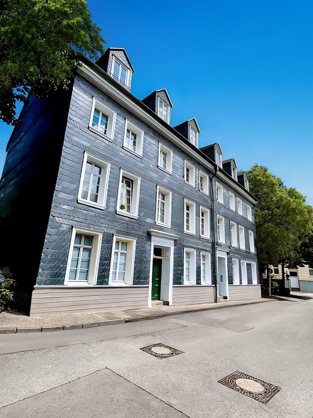 Smart Home - Wuppertal - Perfect For 4 Guests! Central - Netflix - Schwebebahn - Free Parking Zone